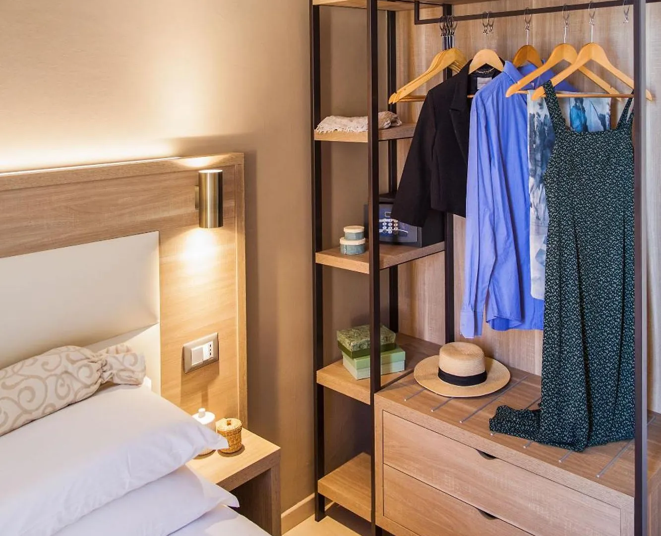 Hotel Tina Diano Marina 2*,