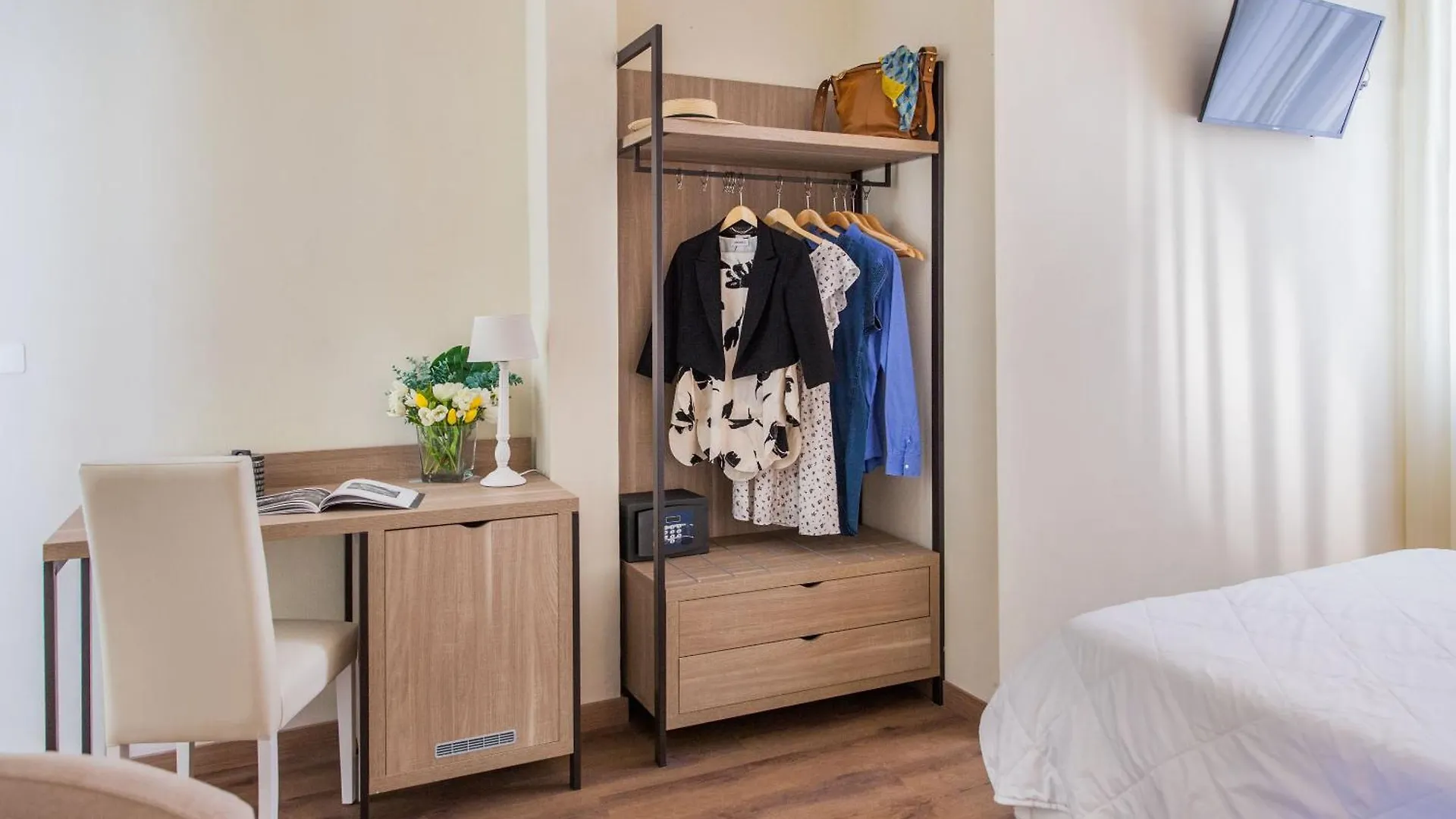 Hotel Tina Diano Marina 2*,